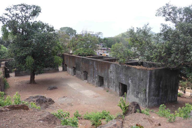 ghodbunder fort rooms