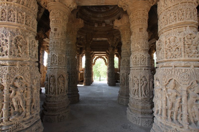 modhera rangamandapa pillars