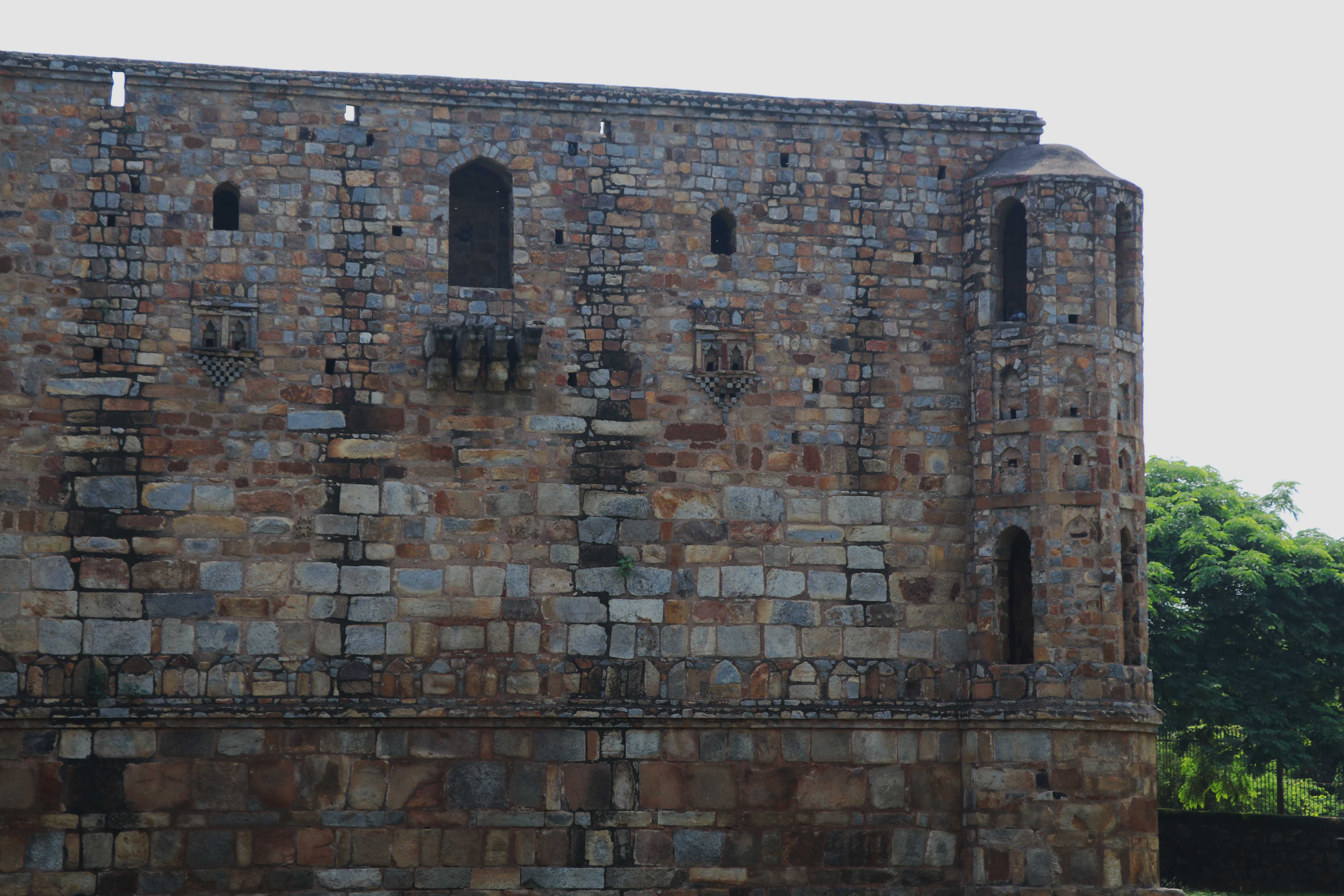 Meh20 Jamali Kamali mosque backside