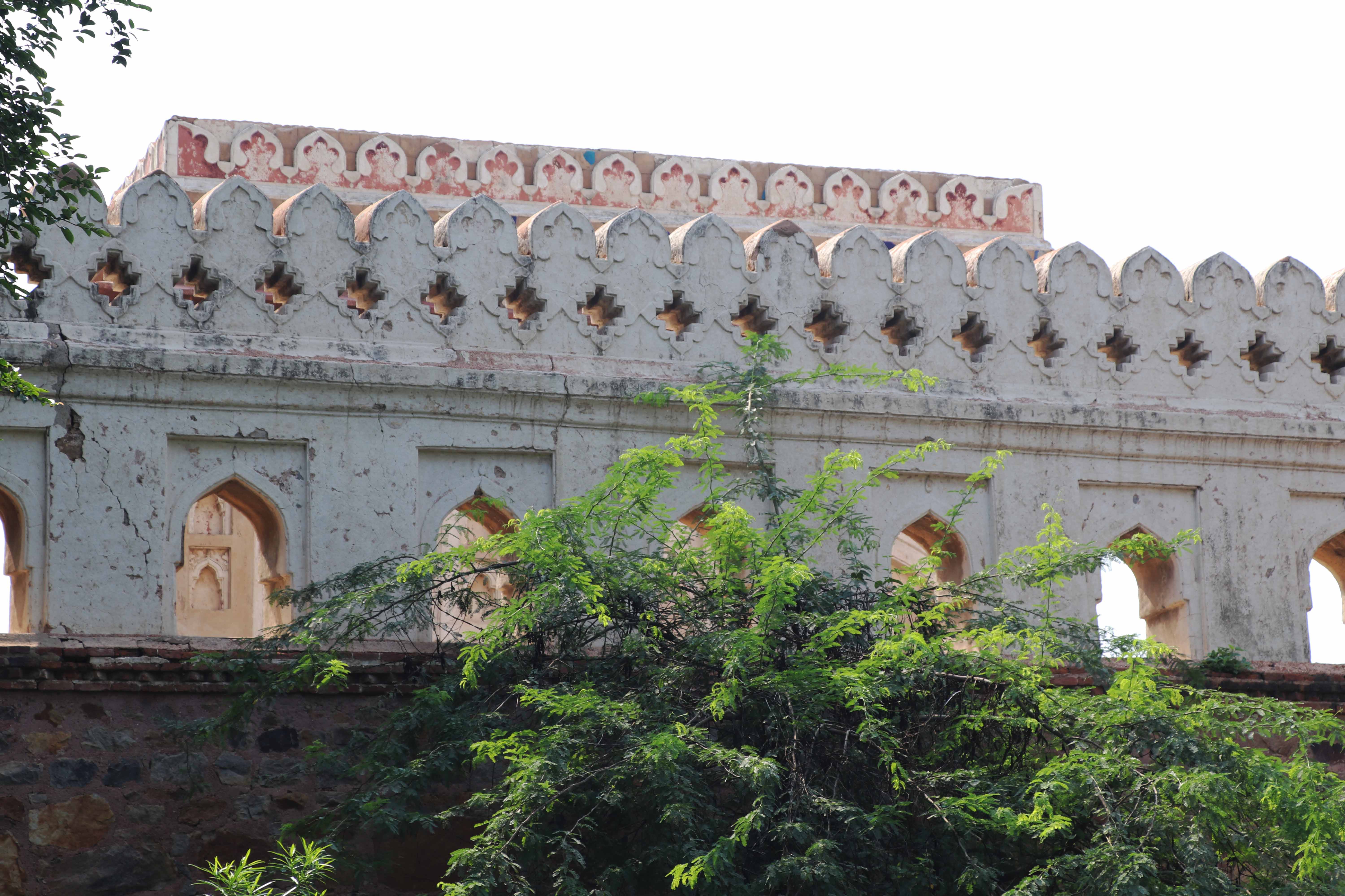 Meh21 Jamali Kamali tomb wall