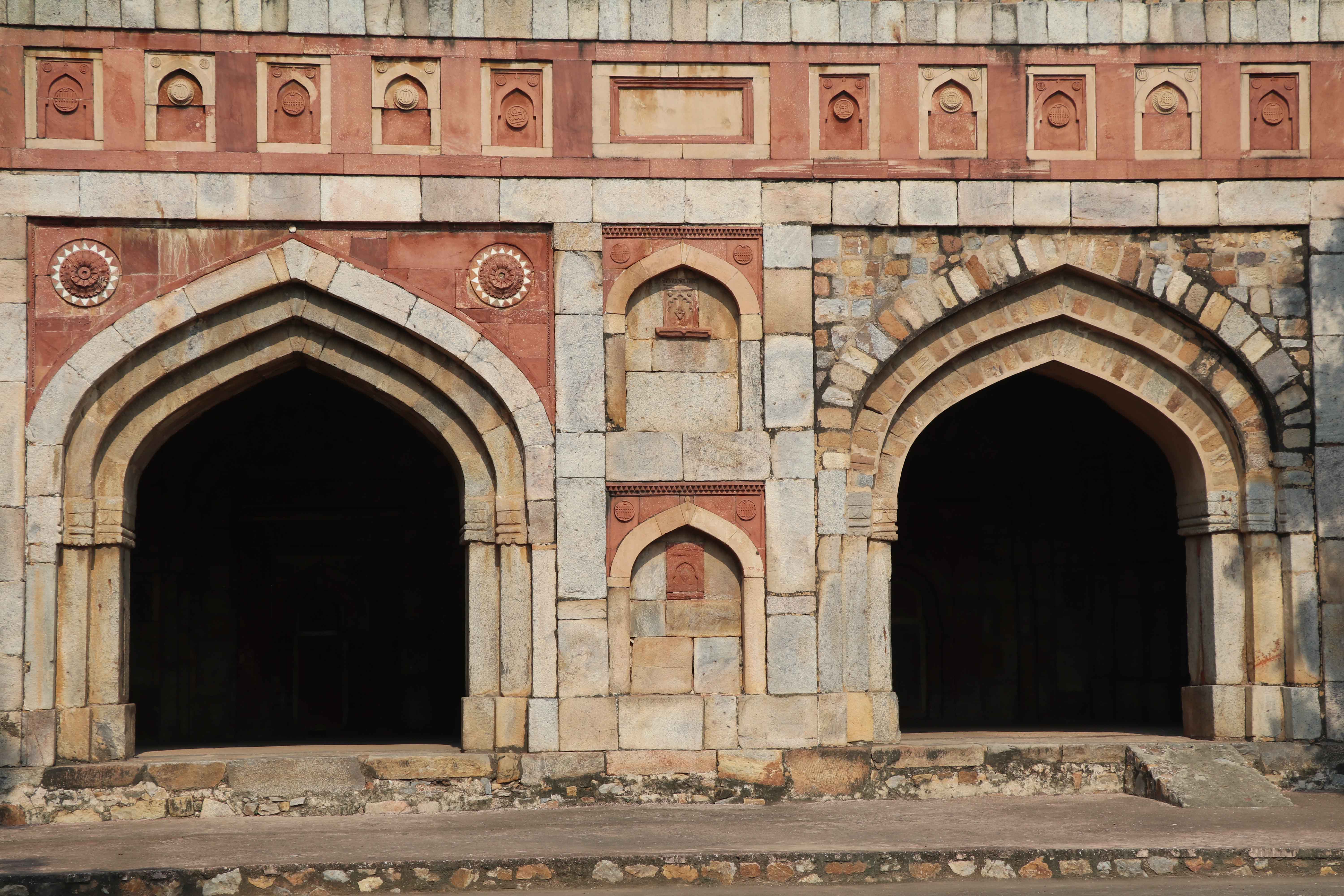 Meh40 Jamali Kamali arches.jpg