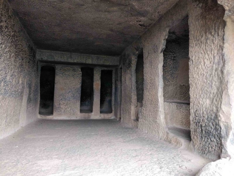 HR Bhaje lesser caves